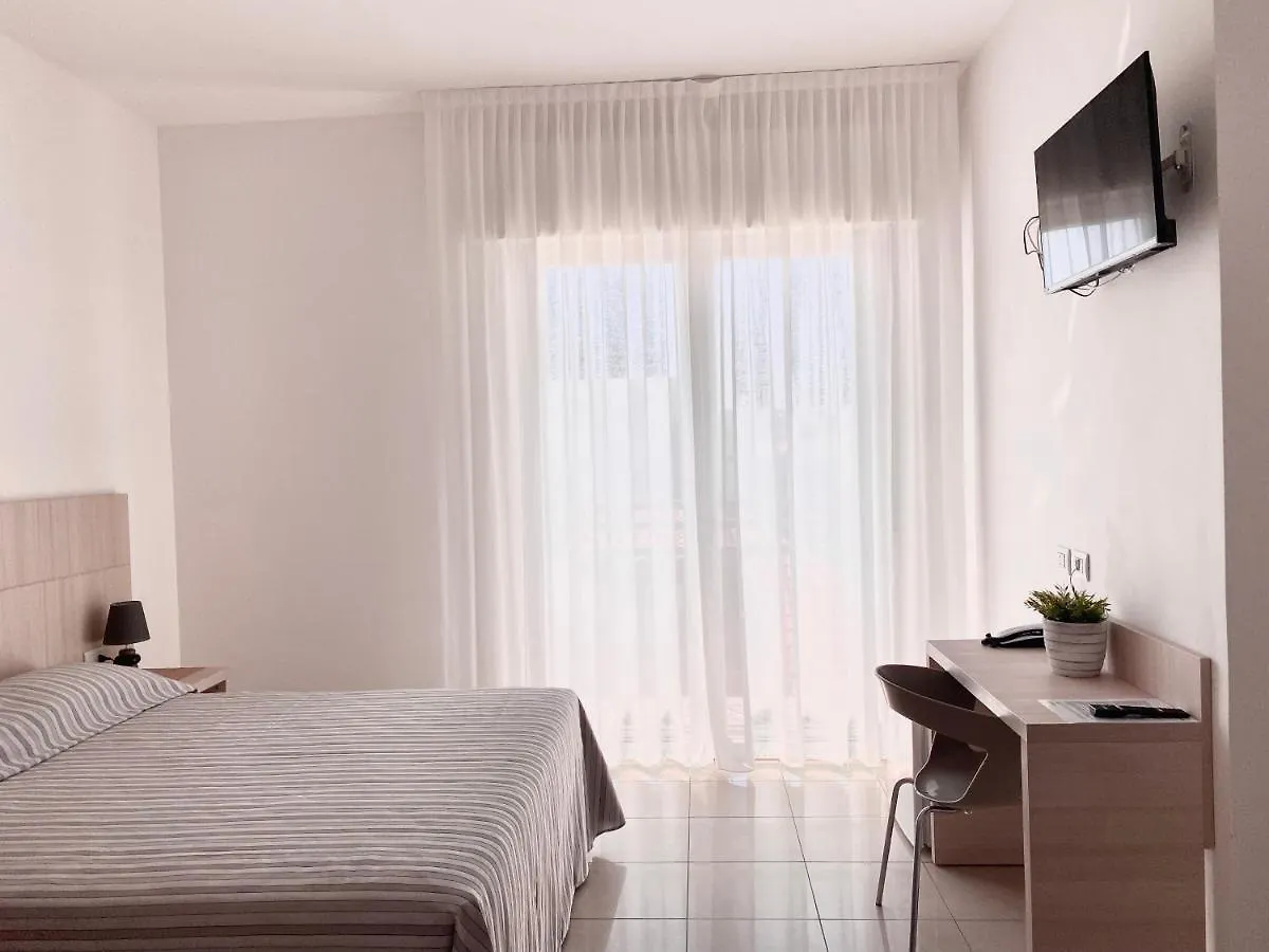 Santa Barbara Hotel & Apartments بيلاريا-إيجيا مارينا 3*,  إيطاليا