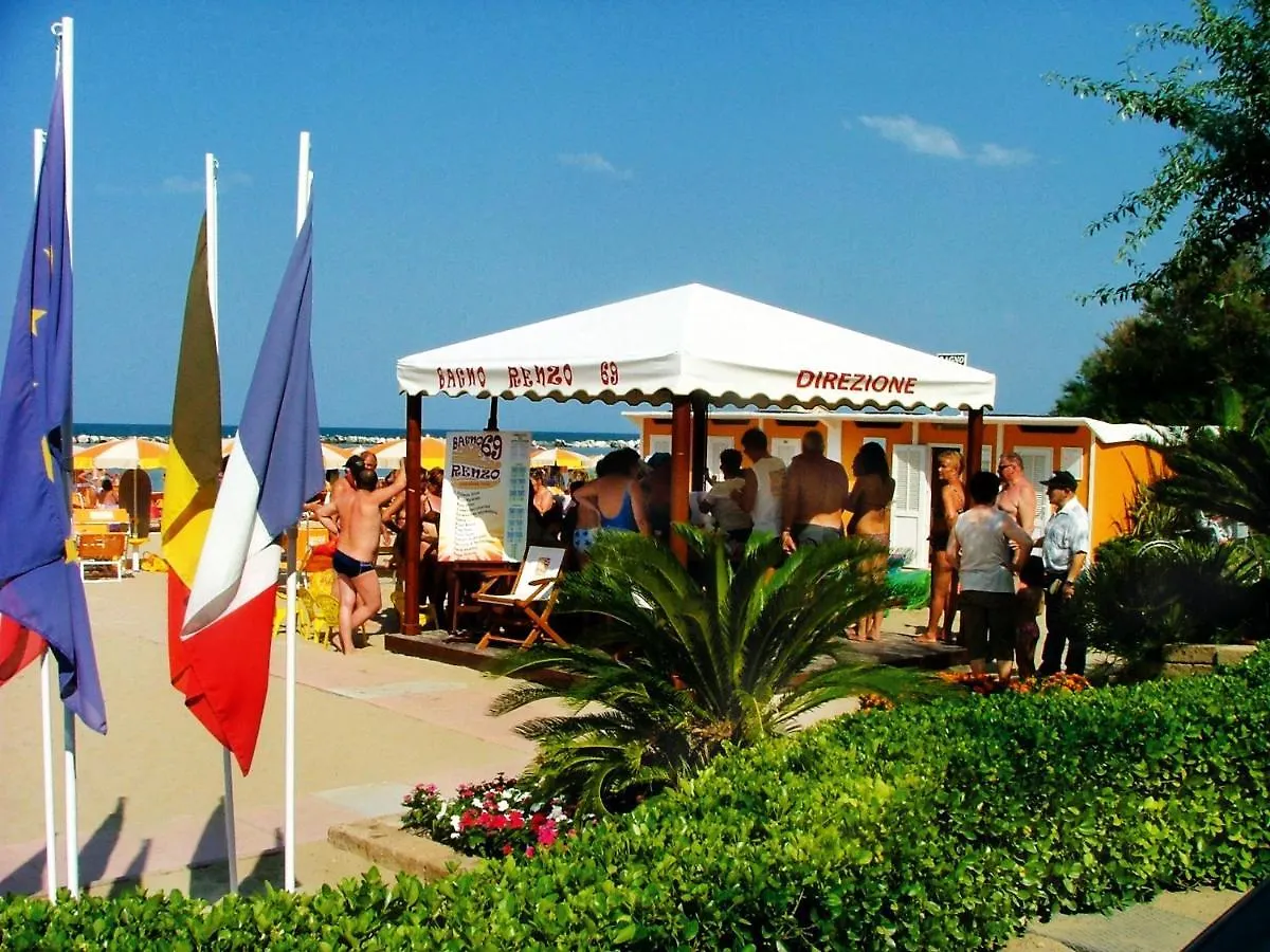 Santa Barbara Hotel & Apartments بيلاريا-إيجيا مارينا 3*,